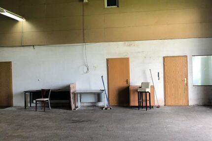 Lagerhalle mit Büro und Personal WC in BollingstedtGammellund zimmer