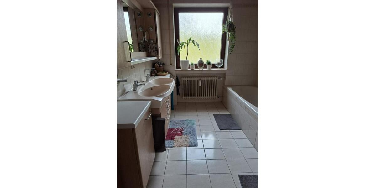 Helle 3,5 Zimmer-Wohnung, 107 m2, ab 1.2.2026, in 86738 Deiningen 3.5 zimmer