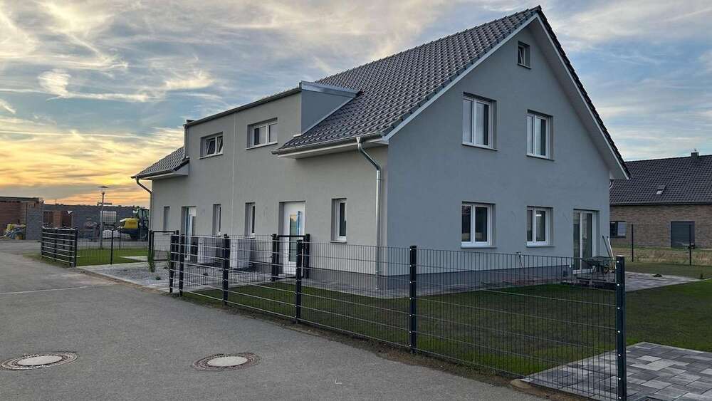 Haus zum Mieten in Leiferde 1.500 € 122 m² 5 zimmer