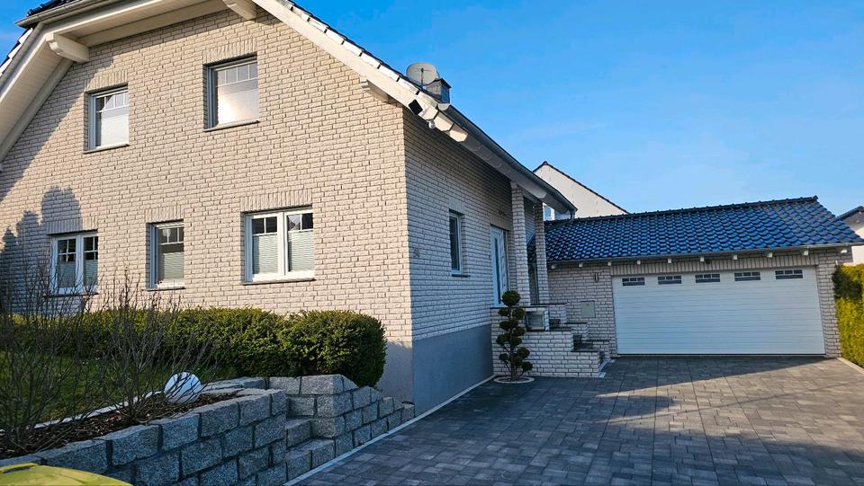 Einfamilienhaus Warburg - 5 Zimmer, 132 m&sup2;, 525.000&euro; | Angebot:27121122