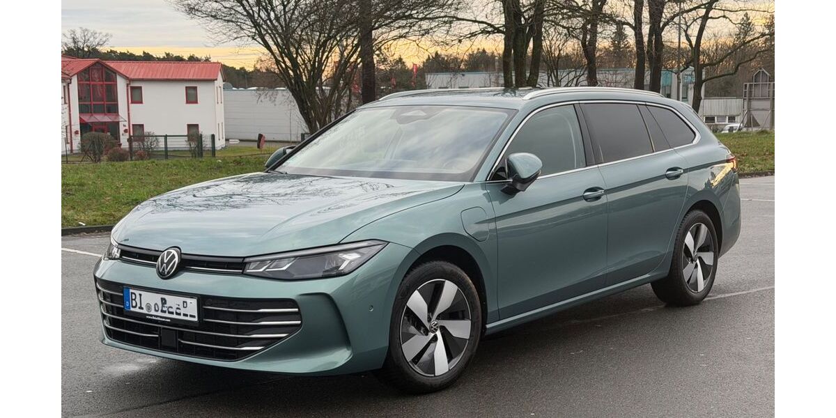 VW Passat 26.900 km 38.900 &euro; Bielefeld 33649