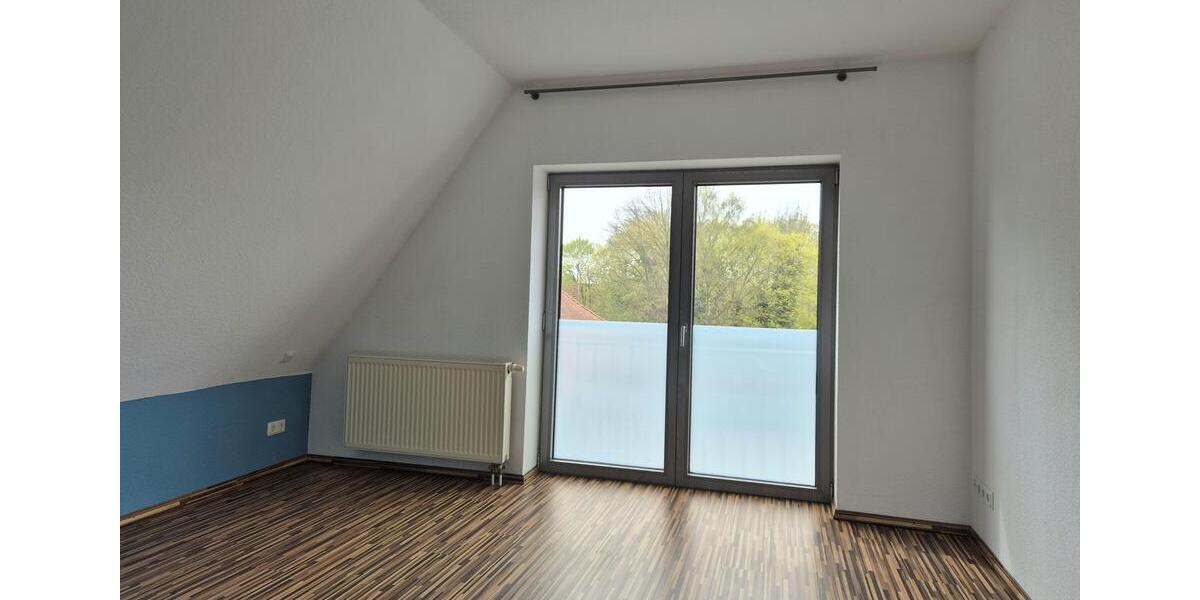 Dachgeschoßwohnung Esens - 2 Zimmer, 75 m&sup2;, 600&euro; | Angebot:26368384