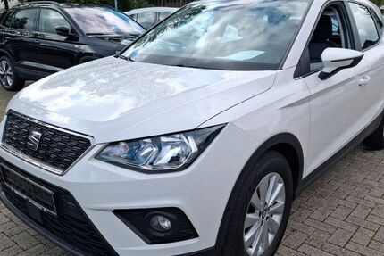 Seat Arona 99.156 km 13.999 &euro; Burghaun 36151