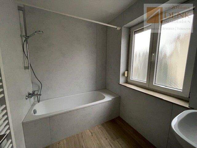 Bezugsfertig! Modernisierte 3 ZW. mit großen Balkon 3 zimmer