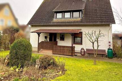 Vielseitiges Zweifamilienhaus mit Ausbaupotential in bevorzugtem Einbecker Viertel! 6 zimmer