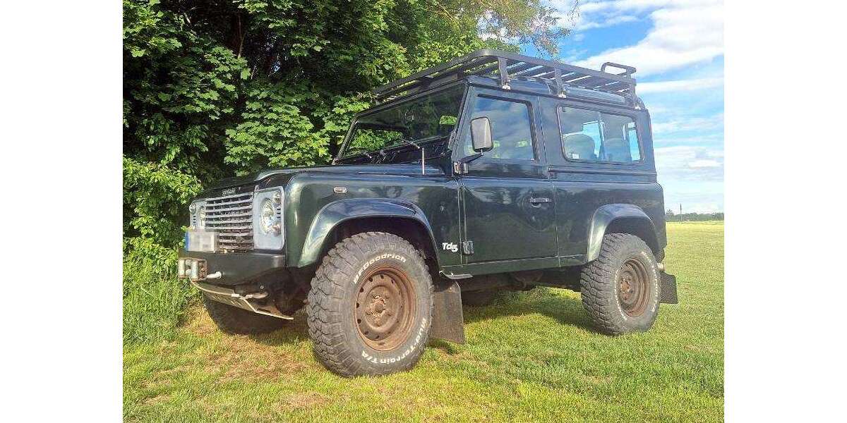 Land Rover Defender 143.338 km 23.900 &euro; München, Landeshauptstadt 81927