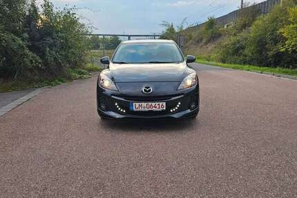 Mazda 3 107.000 km 7.999 € Staffel 65556