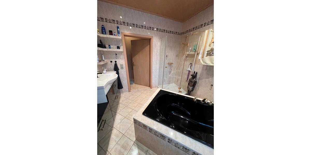 Etagenwohnung Selb - 9 Zimmer, 170 m&sup2;, 107.000&euro; | Angebot:26442131
