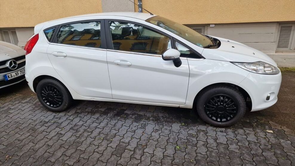 Ford Fiesta 151.000 km 2.500 € Waldshut Tingen 79761