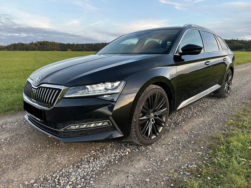 Skoda Superb 143.800 km 25.380 € Rottweil 78628