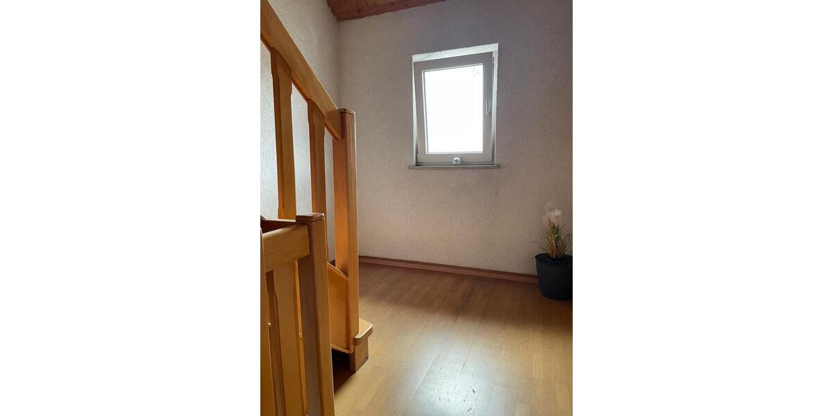 Dachgeschoßwohnung Breitenbach - 5 Zimmer, 110 m&sup2;, 770&euro; | Angebot:26179230