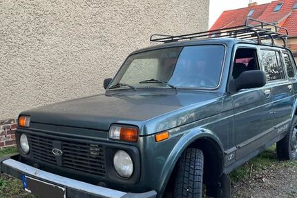 Lada Niva 112.000 km 6.900 &euro; Berlin 12623