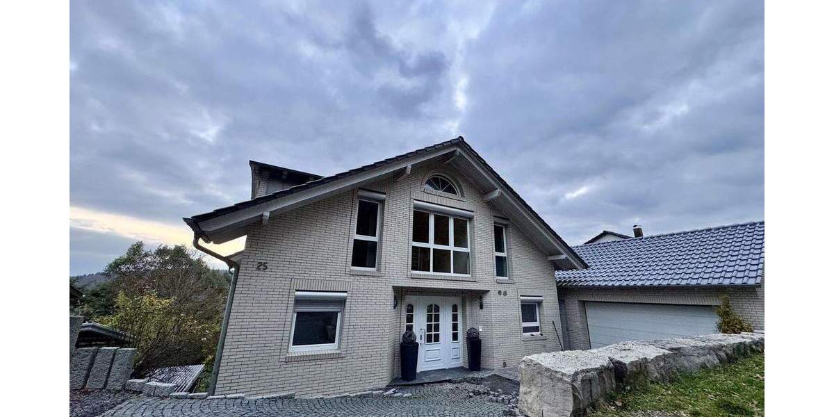 Einfamilienhaus Neckarzimmern - 6 Zimmer, 315 m&sup2;, 2.600&euro; | Angebot:25757028