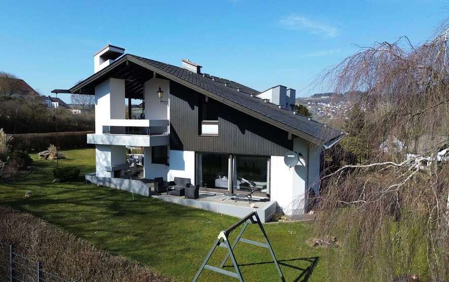 Haus zum Kaufen in Niederprüm 520.000 € 240 m²