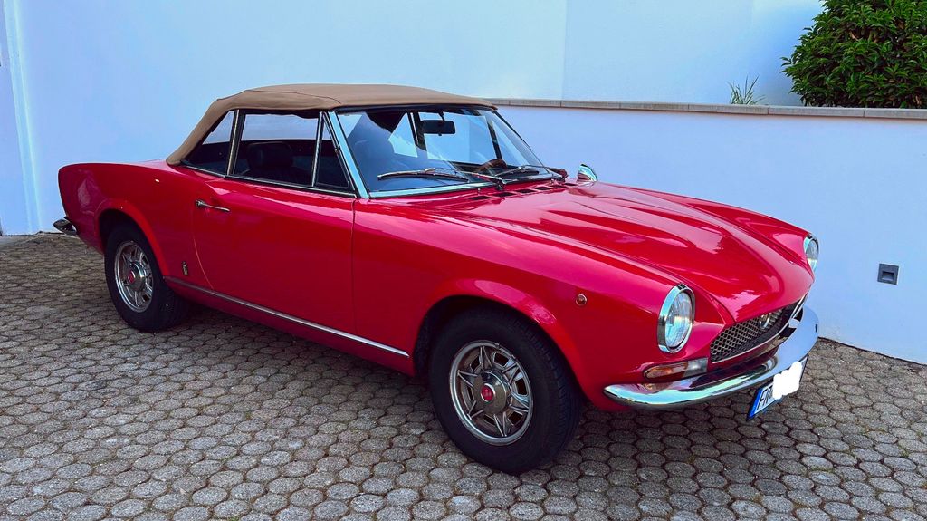 Fiat 124 Spider 10.000 km 21.000 &euro; Freiburg 79100