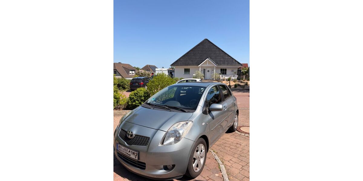 Toyota Yaris 157.000 km 2.800 &euro; Lübeck 23554