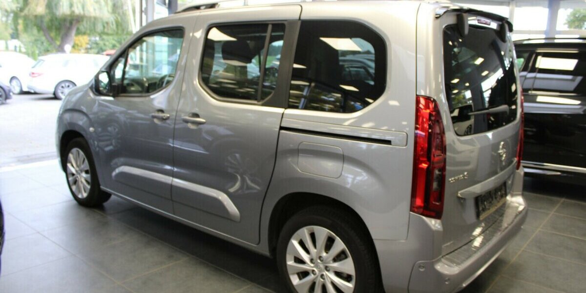 Opel Combo-e Life Ultimate 27.035 km 19.980 € Euskirchen 53881