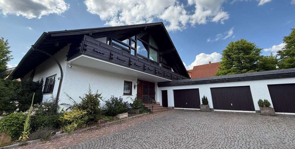 Einfamilienhaus Neuhof - 10 Zimmer, 478 m&sup2;, 790.000&euro; | Angebot:24366454