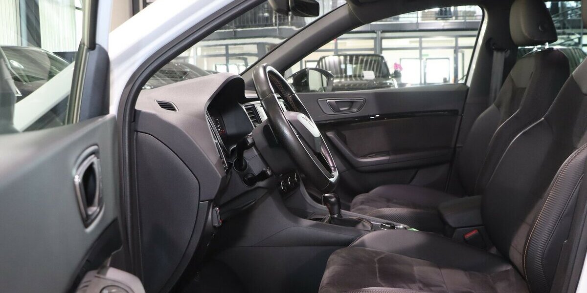 Cupra Ateca 2.0 TSI DSG 4Drive WHITE / PANORAMA / AHK 134.000 km 21.991 € Hamm 59077