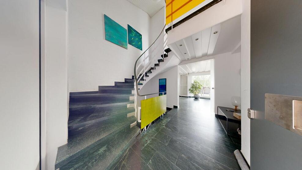 Exklusives, großes Einfamilienhaus in guter und ruhiger Ortsrand-Lage 9 zimmer