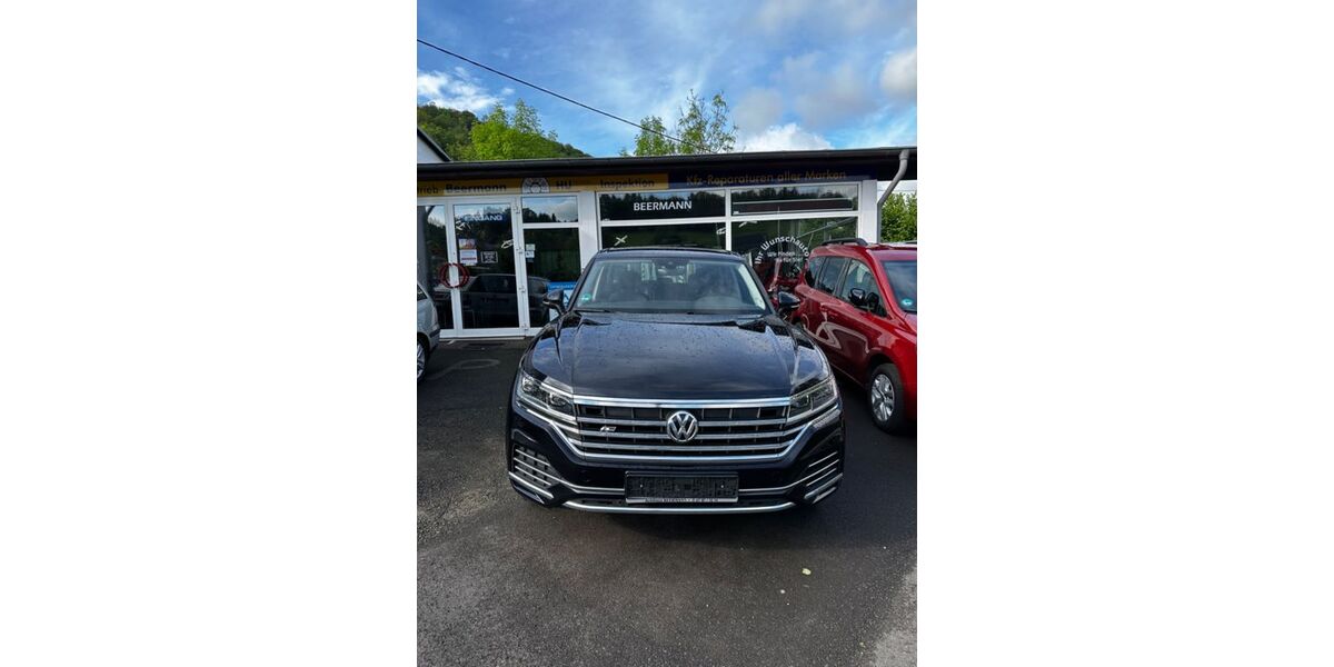 VW Touareg 199.491 km 27.900 € Niederbrombach 55767