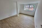 Exklusiv: Sanierte 3-Zi.-Wohnung mit Carport, Aufzug, Balkon & traumhaftem DOM-Blick am Mühlenteich