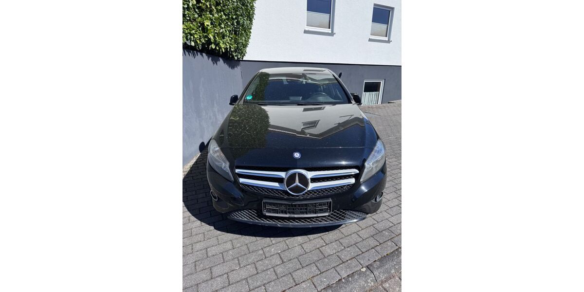 Mercedes-Benz A 200 215.612 km 8.900 &euro; Fensdorf 57580