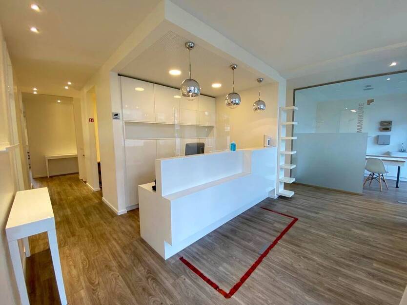 Moderne und großzügige Praxisräumlichkeiten auf zwei Etagen 9 zimmer
