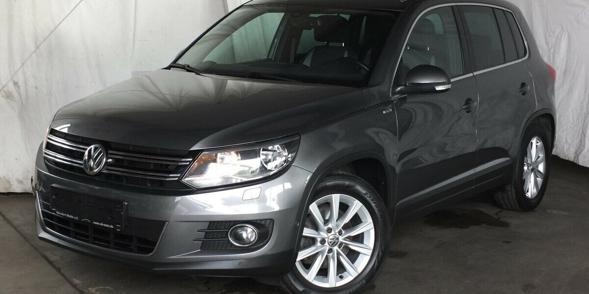 VW Tiguan LIFE BMT NAVI AHK PARKPILOT SHZ BLUETOOTH 124.710 km 12.304 &euro; Köln 50858