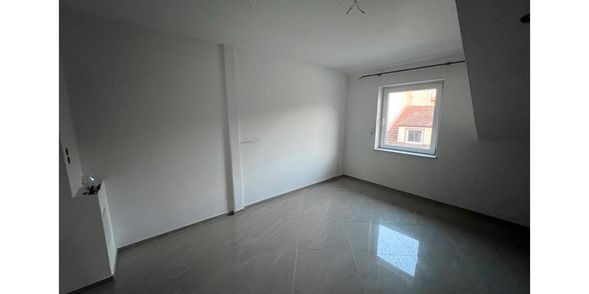 Dachgeschoßwohnung Ludwigshafen am Rhein Ludwigshafen-Hemshof - 3 Zimmer, 95 m&sup2;, 1.140&euro; | Angebot:25994780