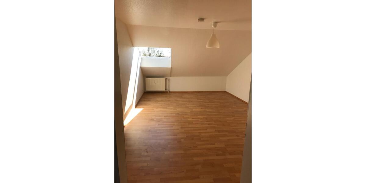 Dachgeschoßwohnung Duisburg Essenberg - 3 Zimmer, 57 m&sup2;, 67.500&euro; | Angebot:24788476