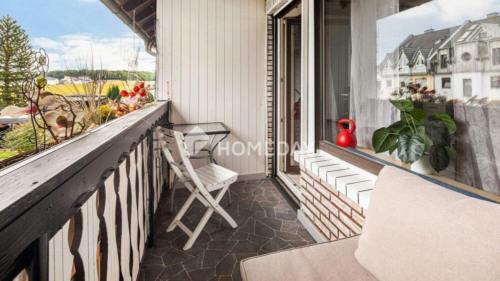 Zweifamilienhaus mit 210 m² Wohnfläche, Wintergärten, Loggia und gepflegtem Gartenparadies 1 zimmer