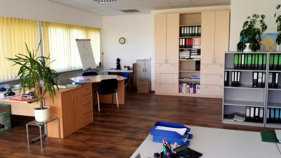 Büro Praxis 14 = 62m² + Lager 7 = 44m² ab sofort zum vermieten