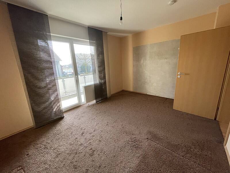 Dreizimmerwohnung mit ausgebautem Dachgeschoss und Garten 5 zimmer