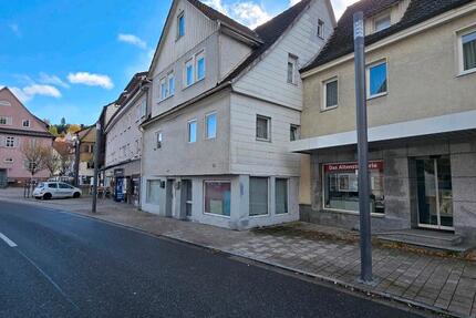 Zentrales Wohn- und Geschäftshaus mit Potenzial in Altensteig zimmer