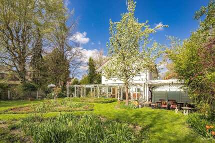 Haus Grünwald - 7 Zimmer, 238 m&sup2;, 3.036.000&euro; | Angebot:26672004