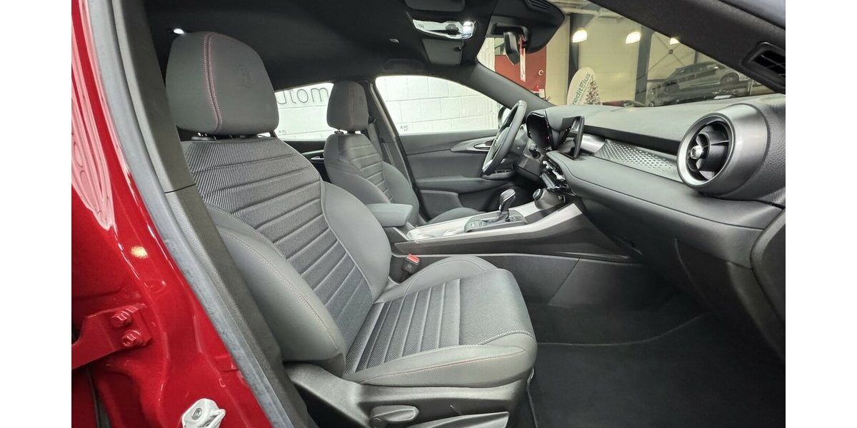 Alfa Romeo Tonale 1.6 VGT-D Sprint ACC LED Car Play 12.999 km 23.900 &euro; Lich 35423