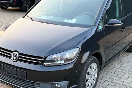 VW Touran 106.945 km 7.990 &euro; Zirndorf 90513