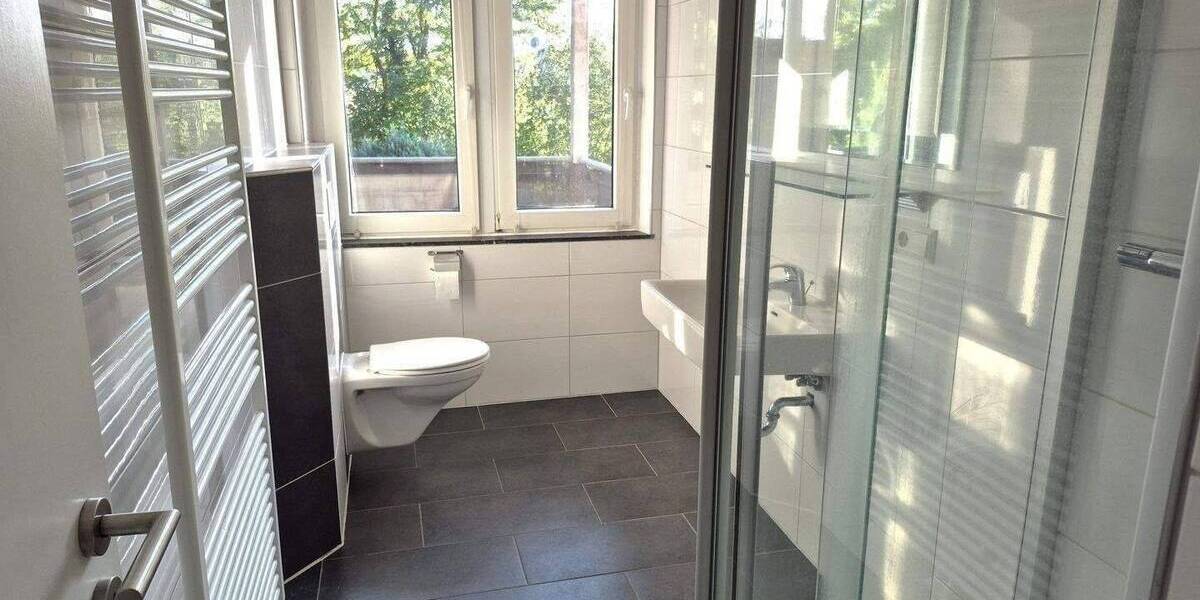 RESERVIERT! Gemütliche 4 Zimmer Wohnung mit großem Süd-Balkon in Innenstadtlage! 4 zimmer