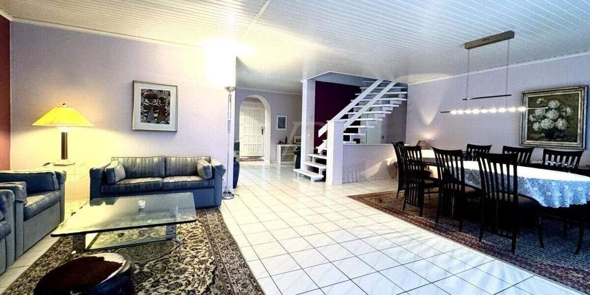 Sonnenverwöhntes Einfamilienhaus mit viel Platz und Privatsphäre in Flörsheim - Wicker 7 zimmer