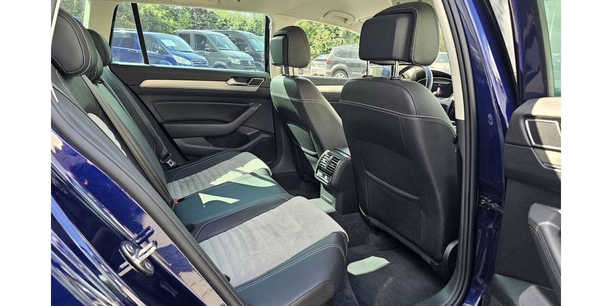 VW Passat Variant 2.0 TDI R-Line 4M Highline 360° 128.350 km 20.990 &euro; Löhne 32584