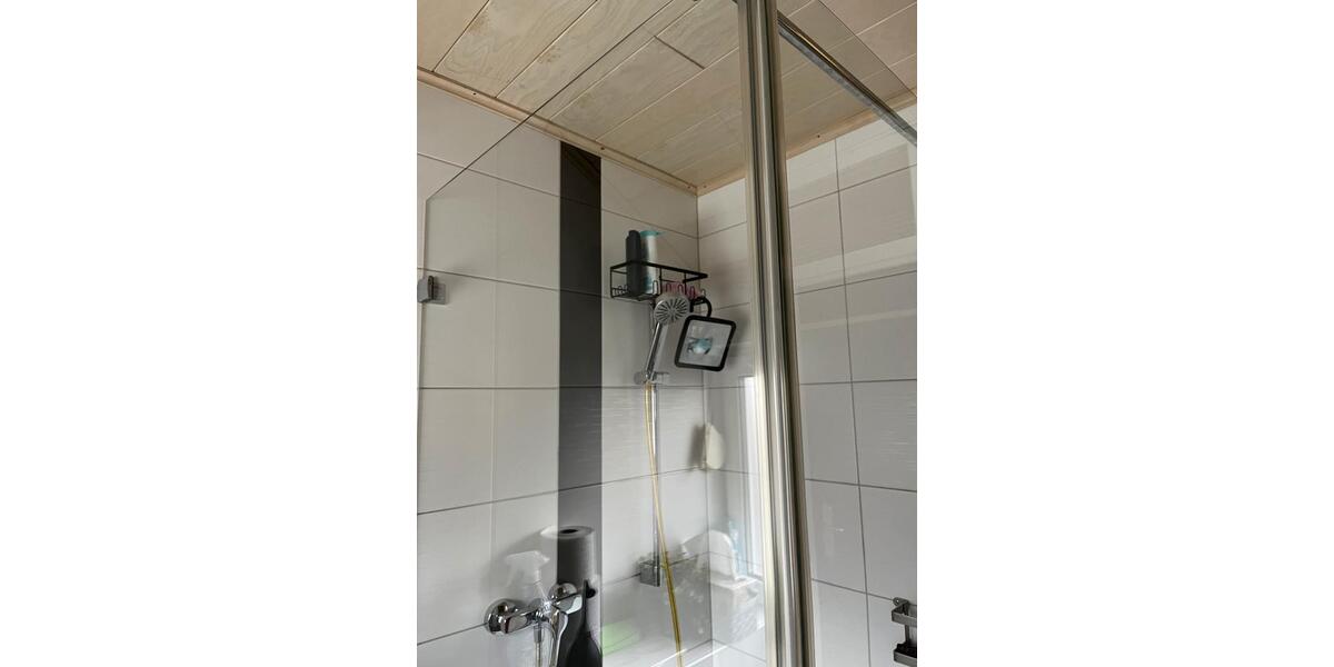 2 Zimmer DG-Wohnung mit Balkon, EBK und Stellplatz 2 zimmer