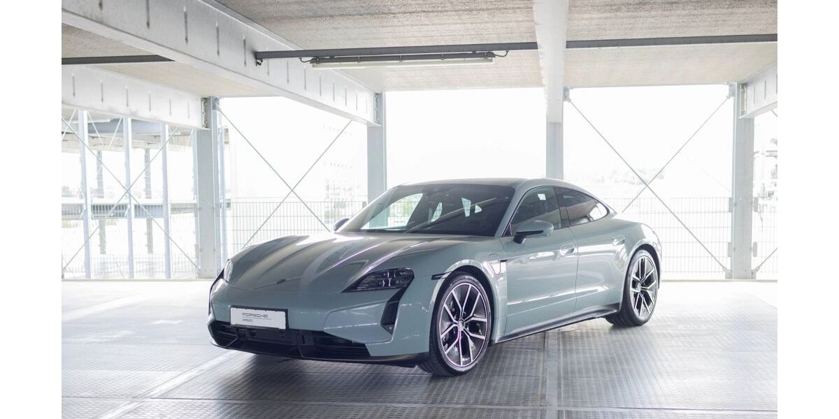 Porsche Taycan 3.000 km 158.480 &euro; Friedrichshafen 88045