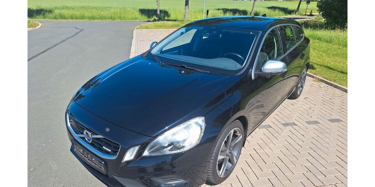 Volvo V60 149.850 km 7.200 &euro; Bad Emstal 34308