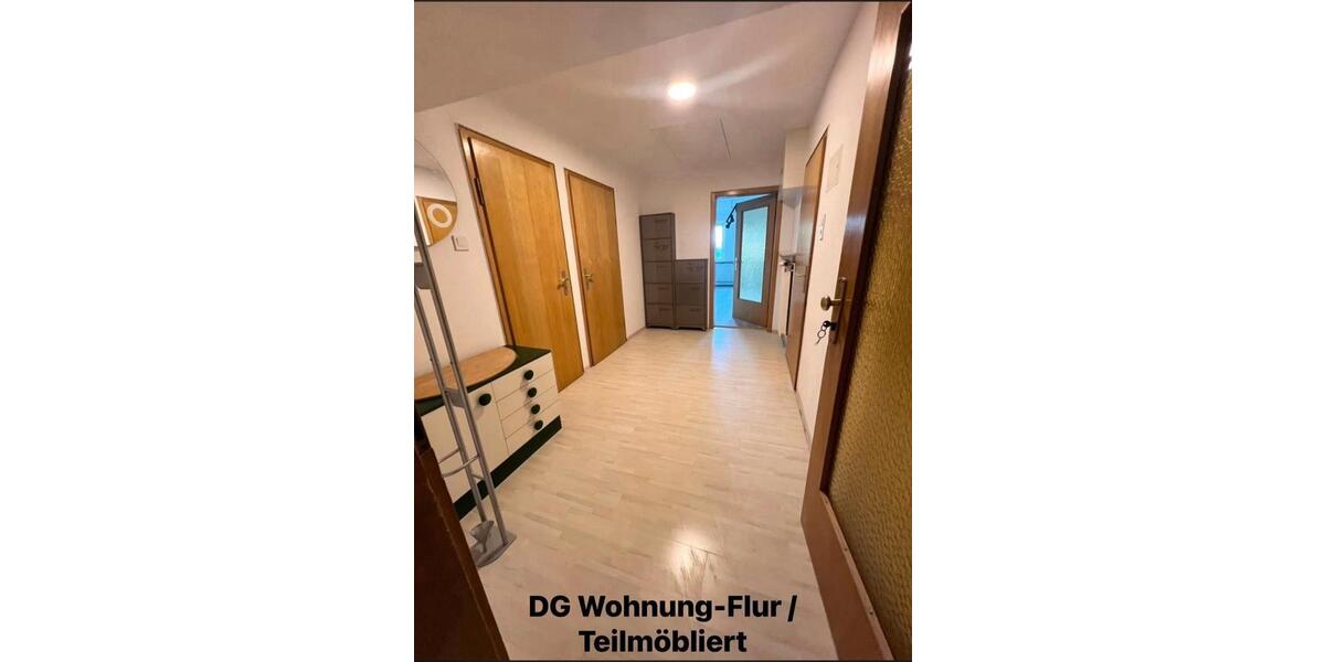 Dachgeschoßwohnung Neustadt bei Coburg - 4.5 Zimmer, 87 m&sup2;, 750&euro; | Angebot:24964782