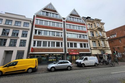 Schöne 4-Zimmer-Wohnung mit Balkon + Stellplatz in der Lübecker Innenstadt (Nähe Koberg Burgtor)