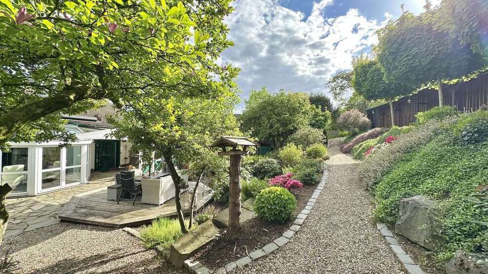 Haus zum Kaufen in Waldbröl 1.190.000 € 322 m²