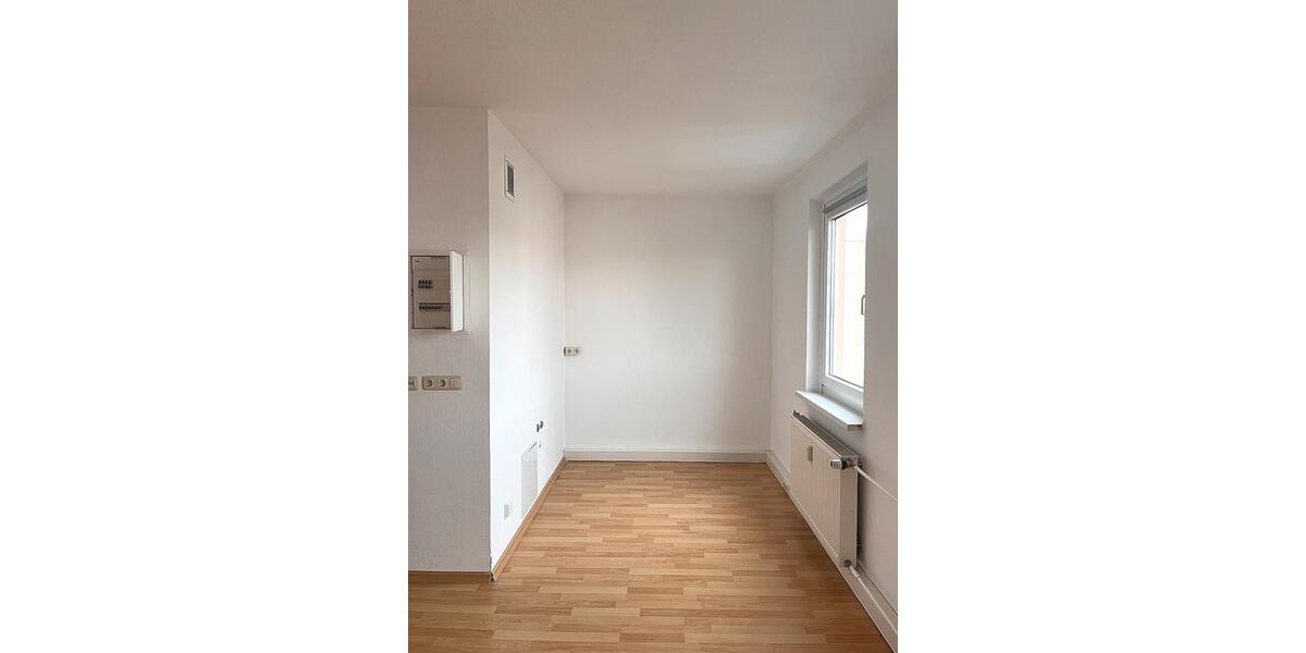 Etagenwohnung Bernsdorf - 1 Zimmer, 24 m&sup2;, 100&euro; | Angebot:23295912