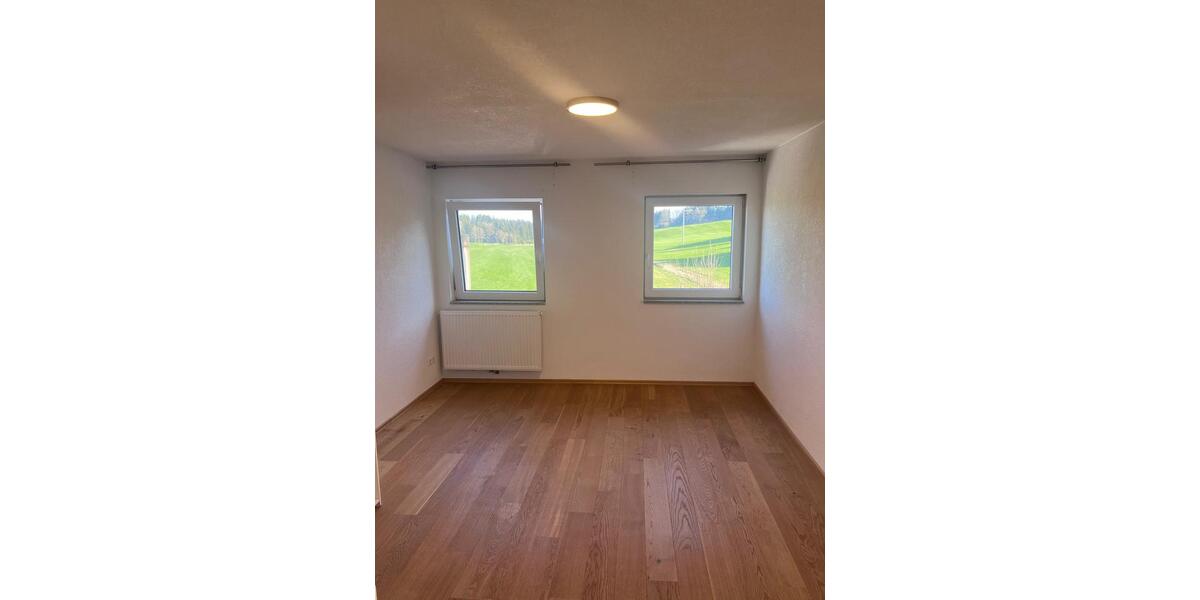 Etagenwohnung Vogt - 3.5 Zimmer, 144 m&sup2;, 1.400&euro; | Angebot:26399974