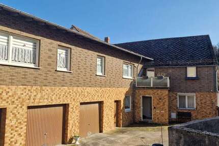 Haus zum Kaufen in Biebertal 199.000 € 180 m² 7 zimmer